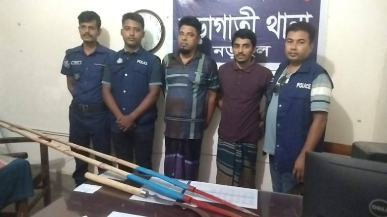 নড়াইলের নড়াগাতীর থানার ওসি আশিকুর রহমানের নেতৃত্বে...