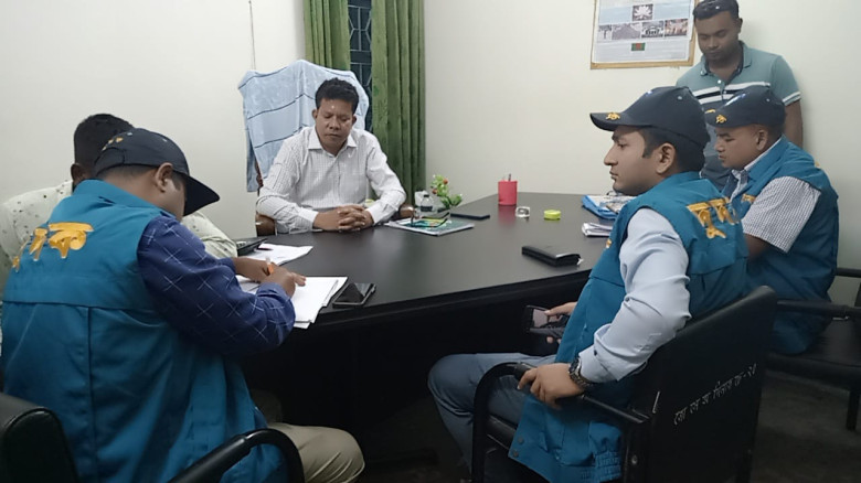 বিরামপুর সেটেলমেন্ট অফিসে দুদকের অভিযান  দালাল–কর্...