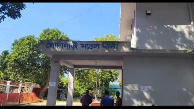 আটক স্বর্ণের বার আত্মসাতের অভিযোগ...