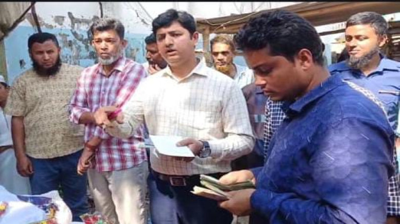 মাগুরায় জাতীয় ভোক্তা সংরক্ষণ অধিদপ্তরের অভিযানে দু...