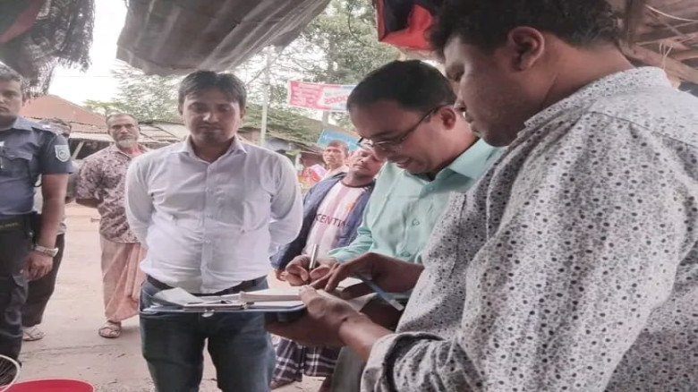 নীলফামারীতে নিষিদ্ধ পলিথিন বিরোধী অভিযান, জরিমানা ...