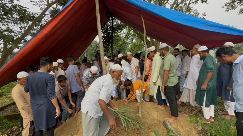 স্ত্রী সন্তান হারিয়ে নিঃস্ব দুই পরিবার ,চৌদ্দগ্রাম...