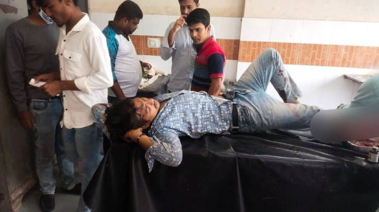চুয়াডাঙ্গা  তিন যুবককে কুপিয়ে জখম, একজনের অবস্থা ...