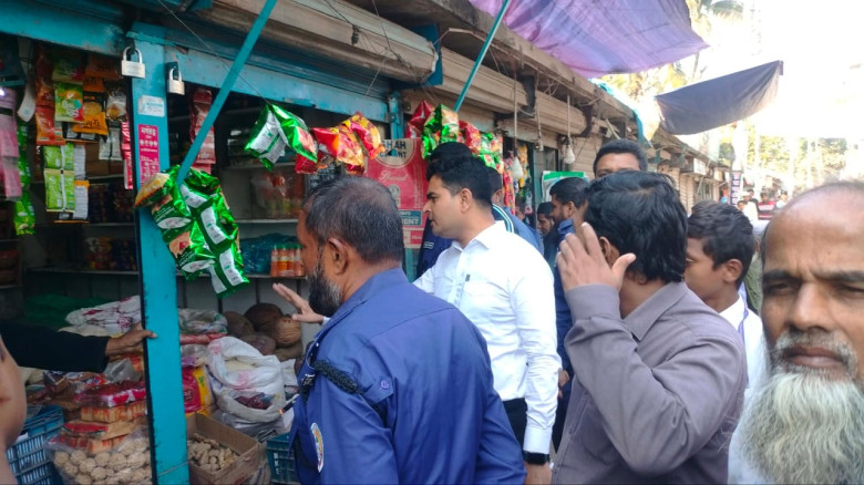 নলছিটিতে ফুটপাত দখলমুক্ত করতে উচ্ছেদ অভিযান...