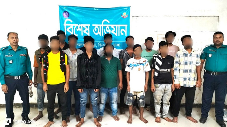 রাজধানীতে বিশেষ অভিযানে আটক ১৪...