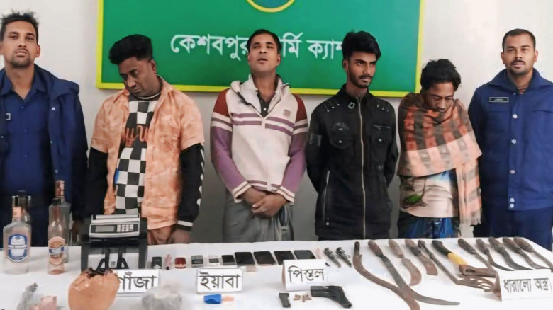 কেশবপুরে অস্ত্র-গুলি, গাঁজা ইয়াবাসহ ৪জন গ্রেফতার...