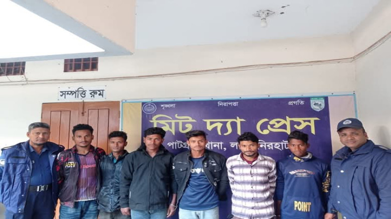 পাটগ্রামে অবৈধ বালু উত্তোলনে জড়িত পাঁচজন আটক...