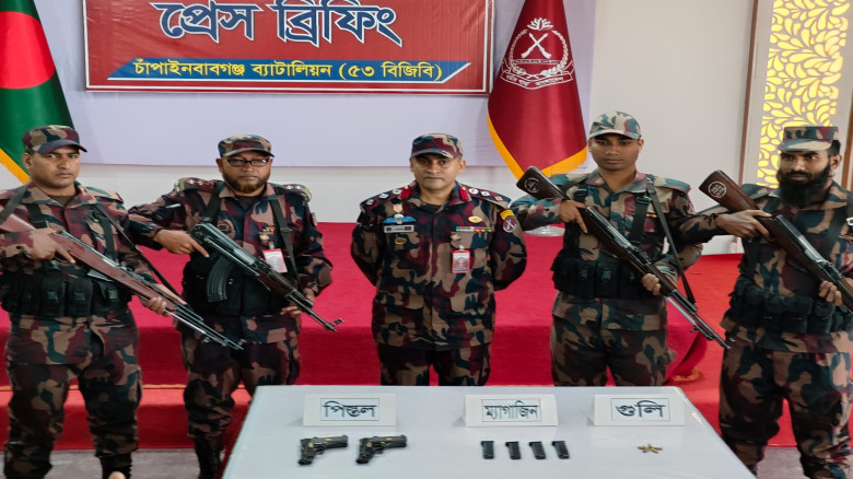 শিবগঞ্জ সীমান্তে ৫৩ বিজিবির অভিযানে ২টি বিদেশী পিস...