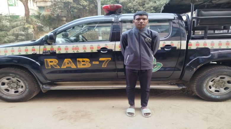 খুলনায় মাকে হত্যার পর টাকা ও আইফোন নিয়ে চম্পট, র‍্...