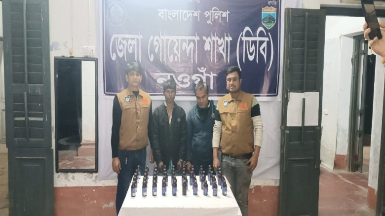 নওগাঁর পত্নীতলায় পুলিশ সুপারের নির্দেশে মাদক বিরোধ...