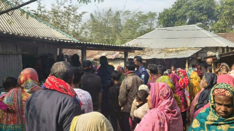 ভোরে মসজিদের মাইকে ‘চোর’ ঘোষণা—লজ্জা ও অপমানে আত্ম...