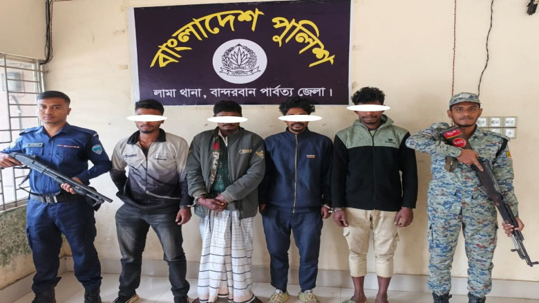 "লামা থানা পুলিশের অভিযানে চোরাইকৃত ২টি গরু উদ্ধার...