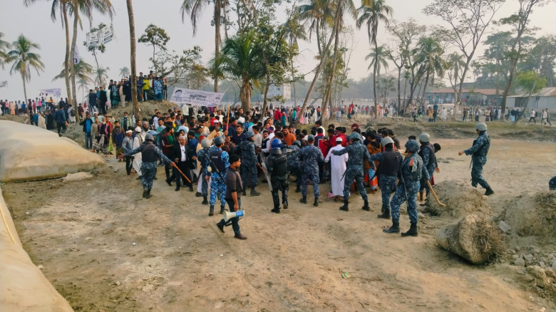 হাতিয়ায় ফেরী উদ্বোধন নিয়ে এনসিপি-বিএনপি সংঘর্ষ  ...