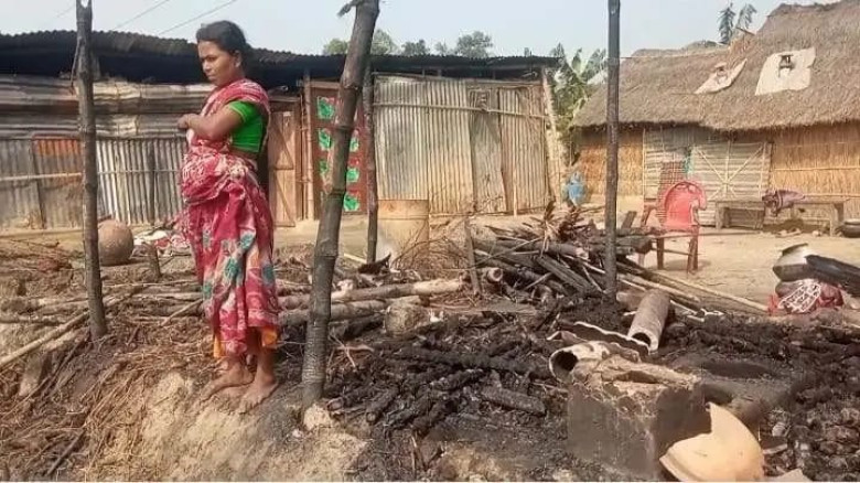 রাণীশংকৈলে ক্ষুদ্র নৃগোষ্ঠী বিধবা মহিলা  সাওতাল  ব...
