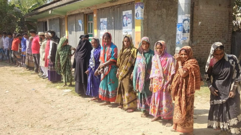 হাতিয়ায় হামলা-ভাঙচুরের প্রতিবাদে এনসিপির বিরুদ্ধে ...