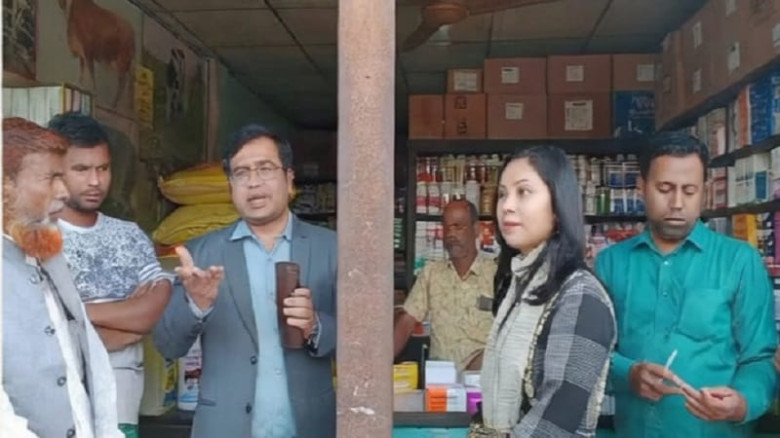 সদরপুরে ভেজাল গো-খাদ্য উৎপাদন ও বিক্রির দায়ে ব্যবস...