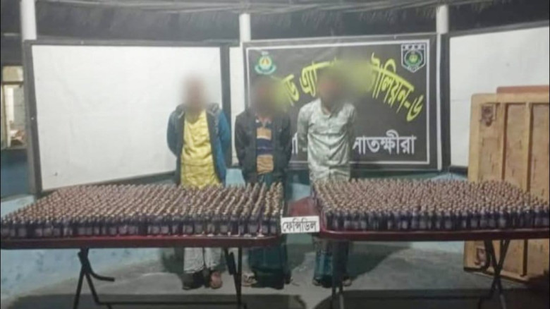 দেবহাটায় র‌্যাবের অভিযানে ১ হাজার বোতল কোরেক্স ও ফ...