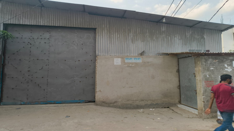 সাভার আশুলিয়ার পূর্ব বাড়ইপাড়ায় অবৈধ জুস 