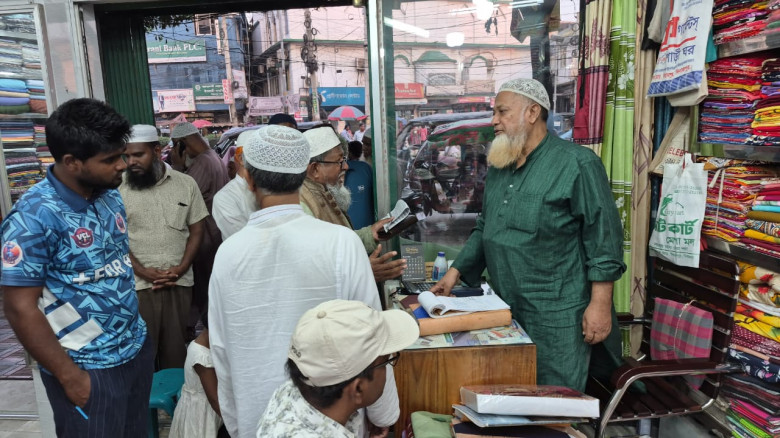 বিরামপুরে ১১ দলীয় জোটের লিফলেট বিতরণ, গণ